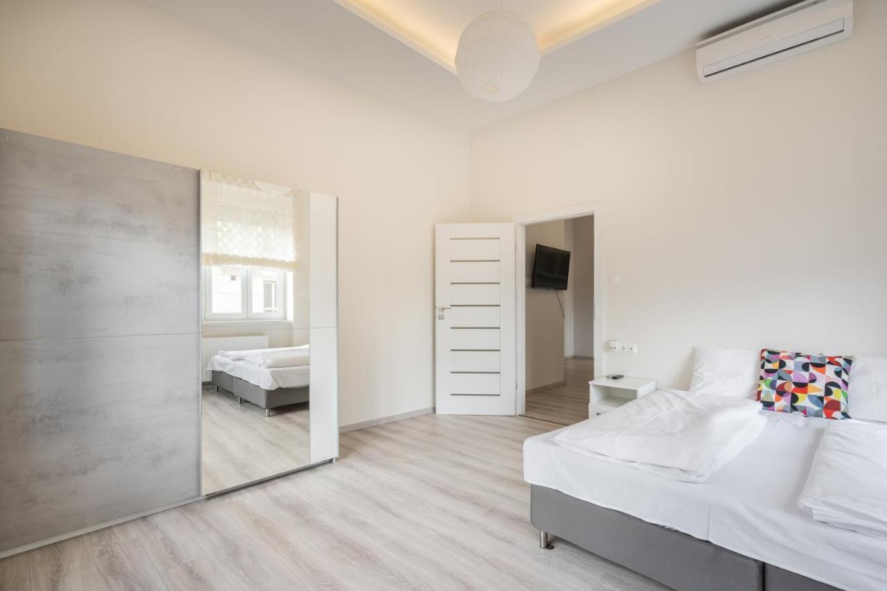 Cascade Corvin Apartment ブダペスト エクステリア 写真