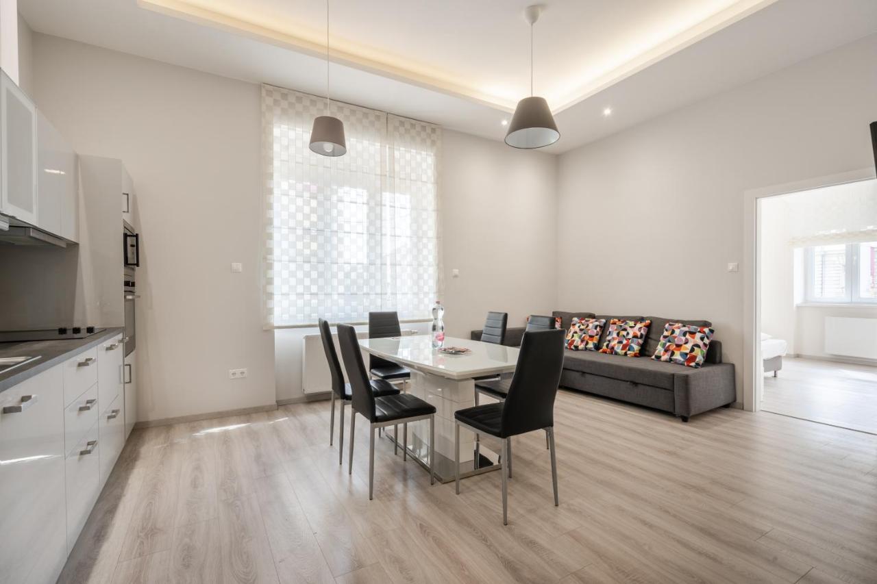 Cascade Corvin Apartment ブダペスト エクステリア 写真