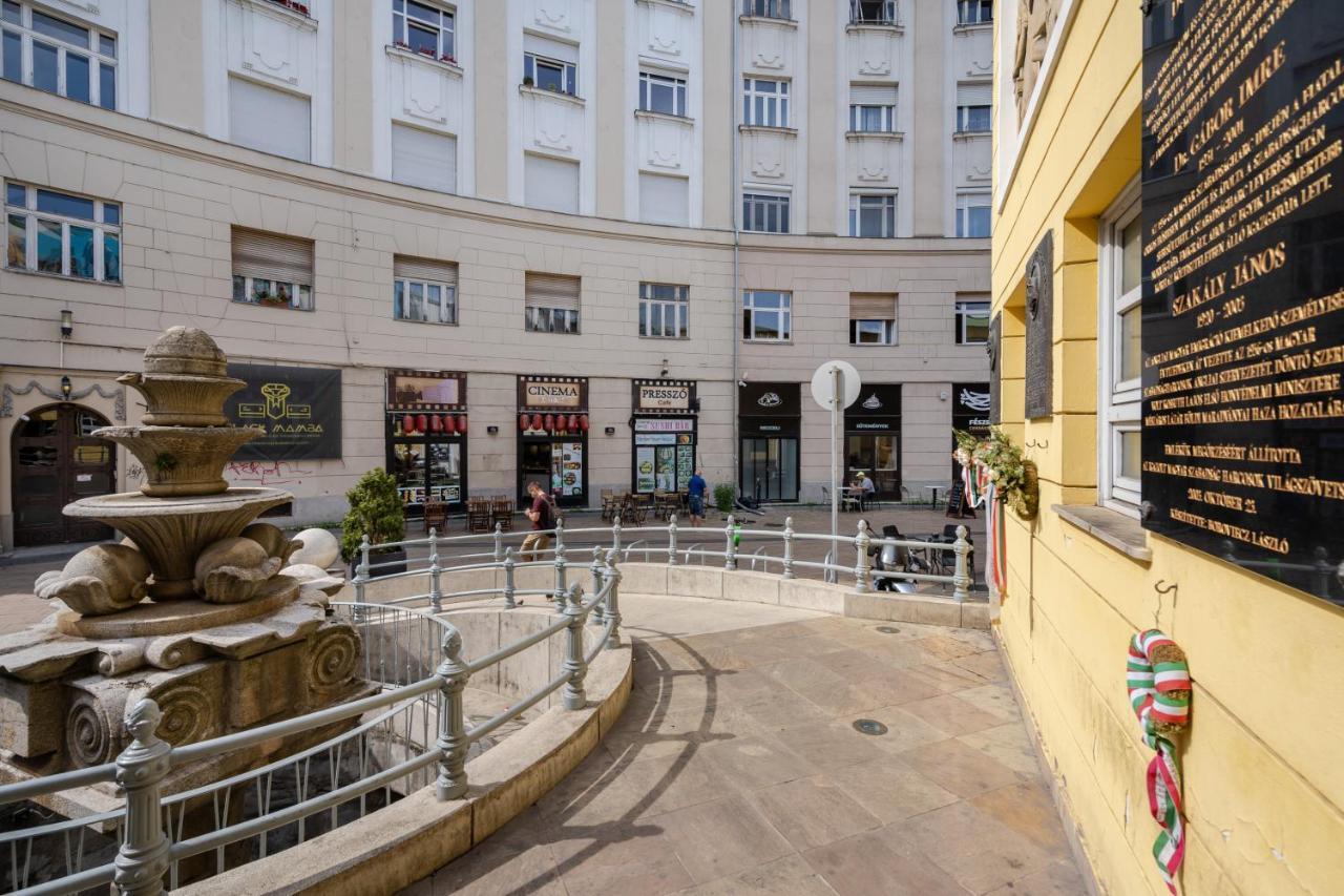 Cascade Corvin Apartment ブダペスト エクステリア 写真